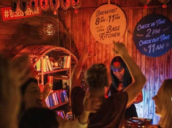 Base Bungalow Olympos - DJ performans
