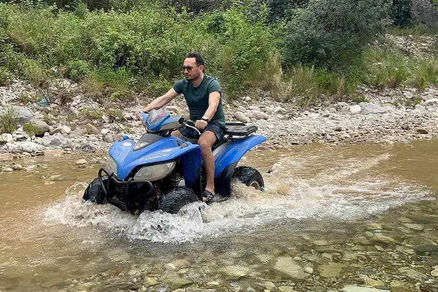 Olympos ATV safari nehir geçişi